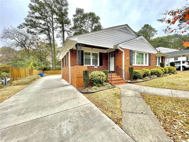 Building Photo - 1430 Pine Valley Loop