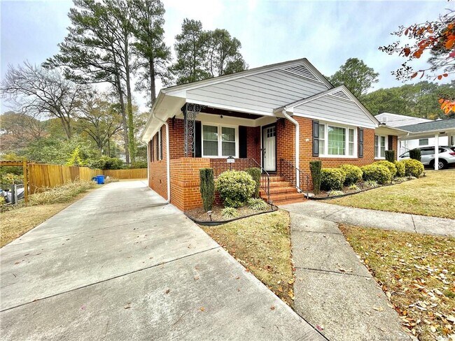 Foto del edificio - 1430 Pine Valley Loop