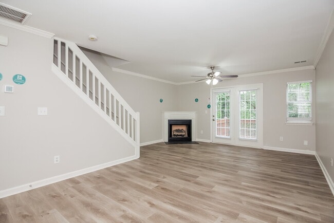Building Photo - 10552 English Setter Way