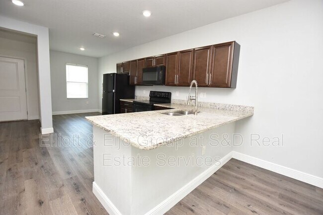 Building Photo - 525 Albatross Dr