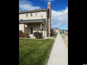 Building Photo - 392 E 700 S