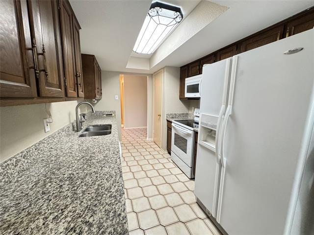 Foto del edificio - 419 Shady Brook Dr