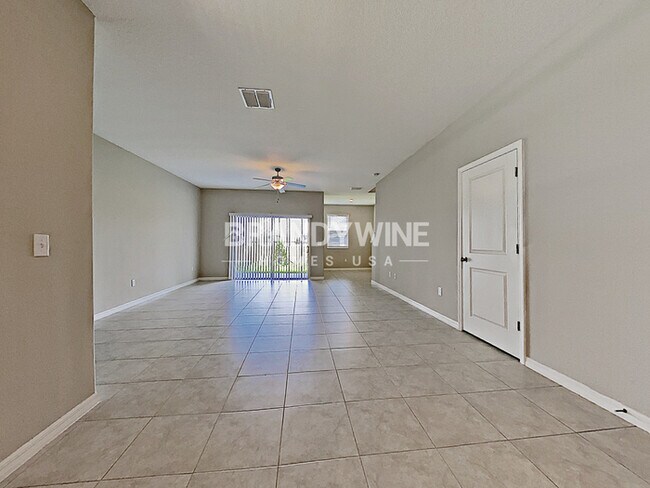 Building Photo - **AVAILABLE NOW!!** Beautiful 4BR in Resor...