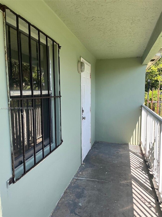Foto del edificio - 538 W 1st St