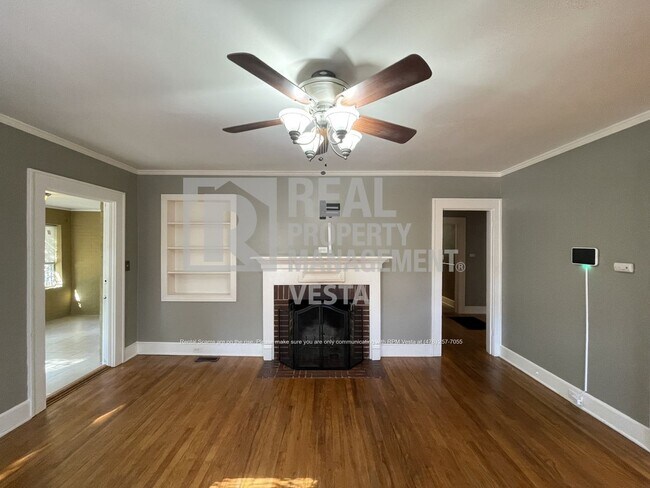 Building Photo - Charming Two Bedroom Home near Ingleside V...