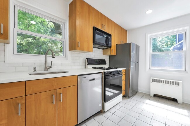 Building Photo - 179 Christie Heights St