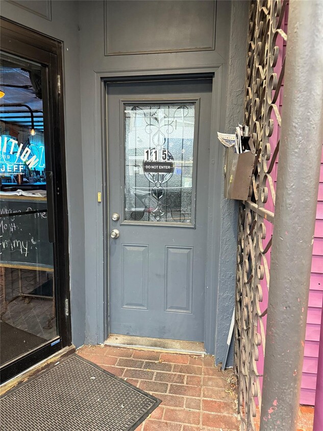 Primary Photo - 115 Main St