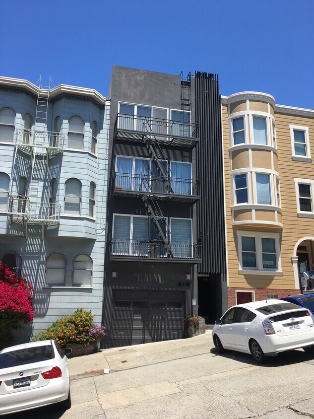 Primary Photo - 412 Green St