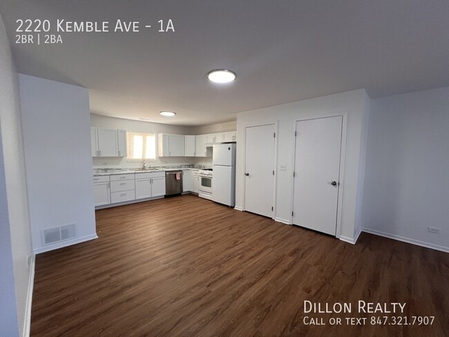 Foto del edificio - 2220 Kemble Ave