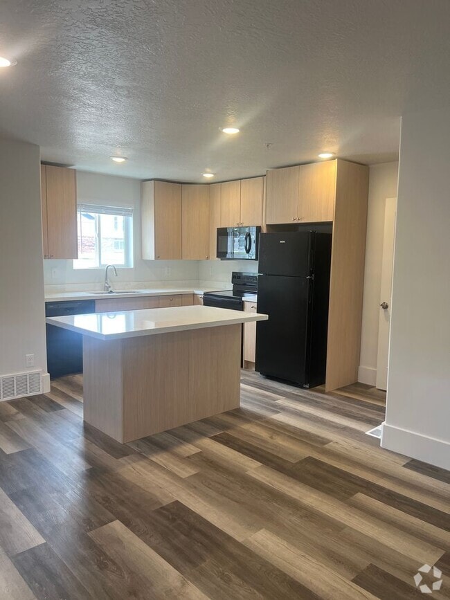 Building Photo - 401 Cheyenne Dr