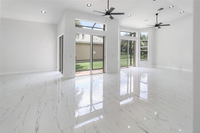 Foto del edificio - 5824 NW 120th Ave