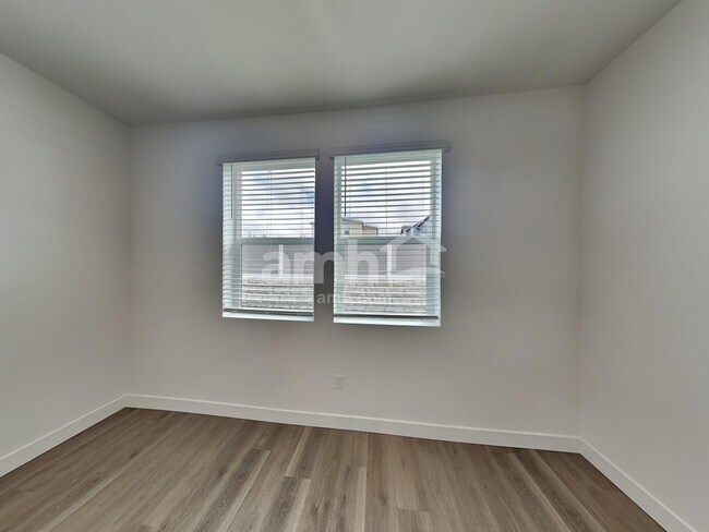 Foto del edificio - 4931 86th Ave NE