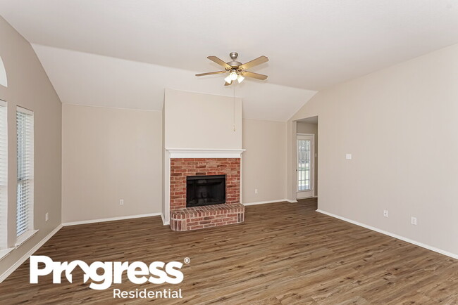 Building Photo - 1402 Lamesa Cir