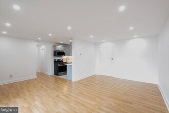 Building Photo - 1931 N Cleveland St