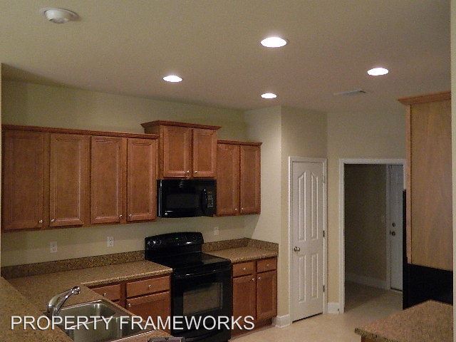 Building Photo - 6746 Cotter Dr