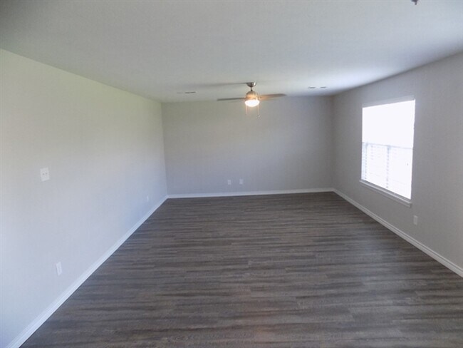 Building Photo - 21711 Falcongate Ct