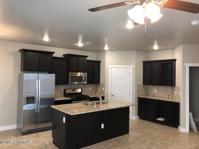Building Photo - 4677 Rimrock Dr