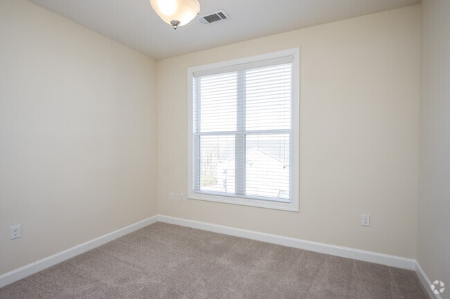 Bedroom - Groves at Berry Creek