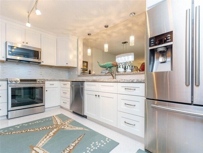 Foto del edificio - 1147 Hillsboro Mile Unit 209