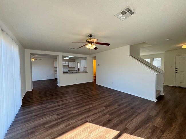 Building Photo - 2013 Rim Rock Dr