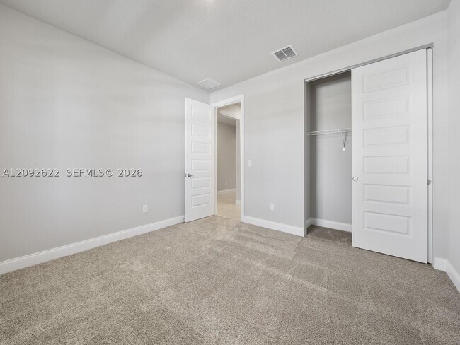 Foto del edificio - 6712 Cloverdale Ave
