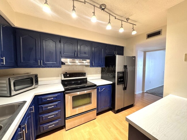 Building Photo - 514 Orange Dr