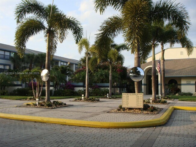 Foto del edificio - 718 Executive Center Dr