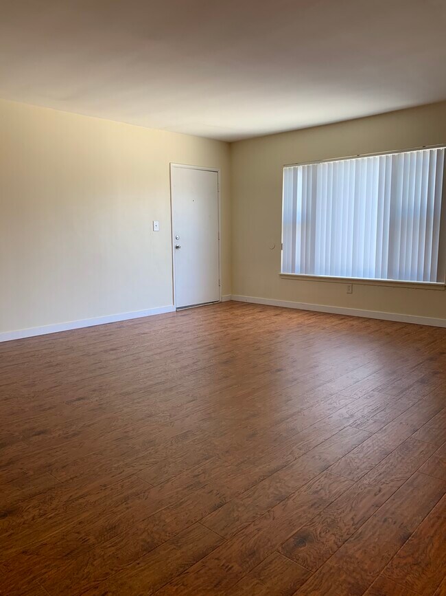 Building Photo - 4520 Santa Rosalia Dr