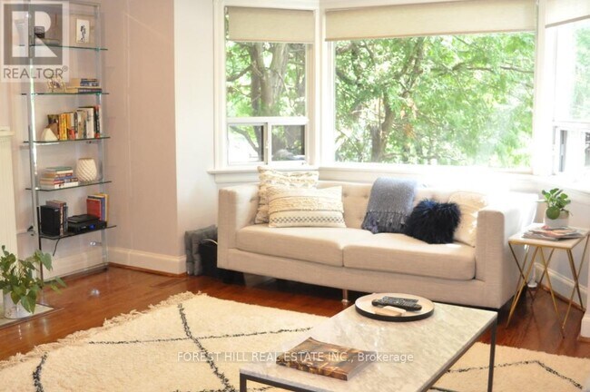 Photo du bâtiment - 92 Kimbark Blvd