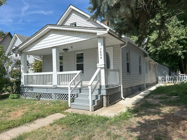 Building Photo - Cudell neighborhood - 2 bedroom/1 bathroom...