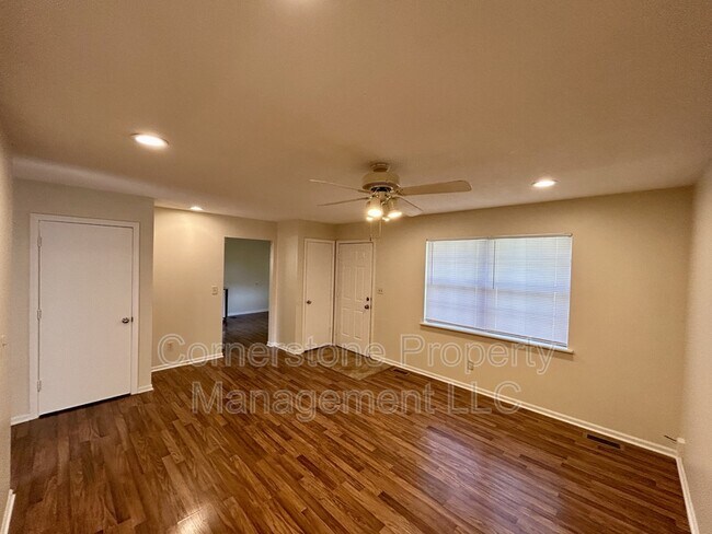 Foto del edificio - 2442 Ousdahl Rd