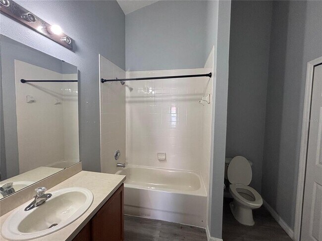 Foto del edificio - 3068 Cameron Dr