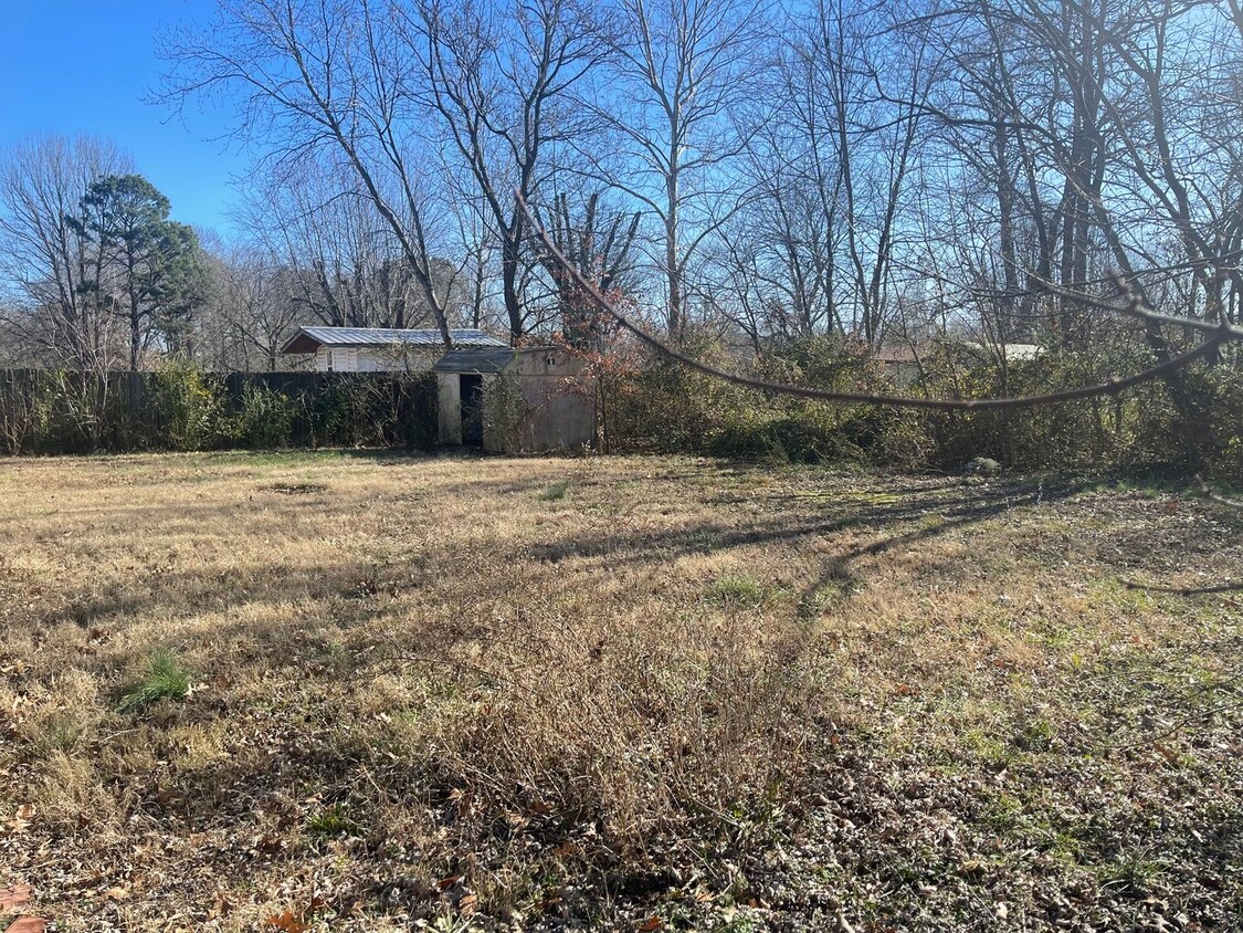 Building Photo - Cute Fayetteville House