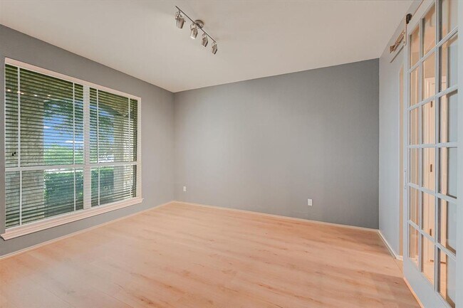 Building Photo - 26 White Magnolia Cir