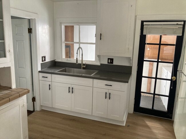 Foto del edificio - 104 N Guadalupe Ave