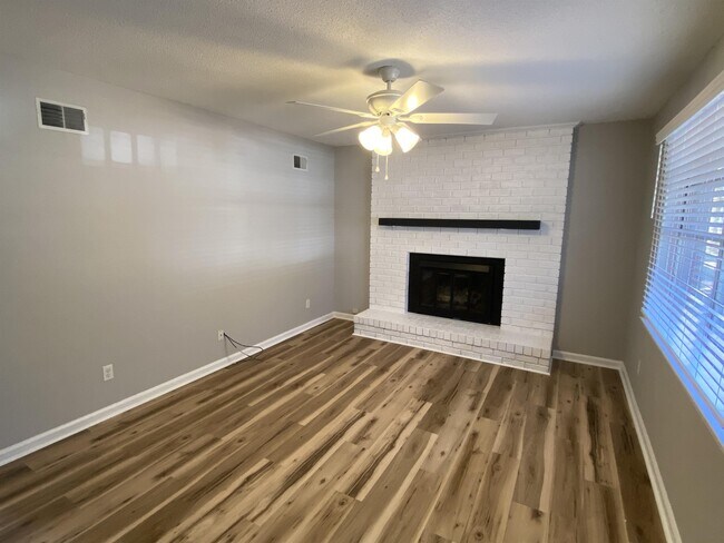 Foto del edificio - 23 Port Royal Dr