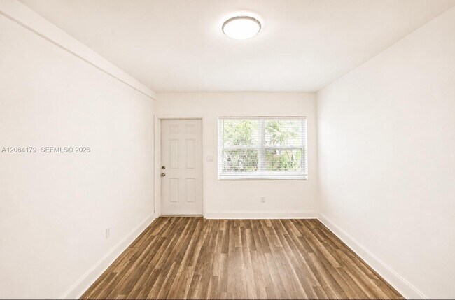 Foto del edificio - 5623 NW 4th Ave