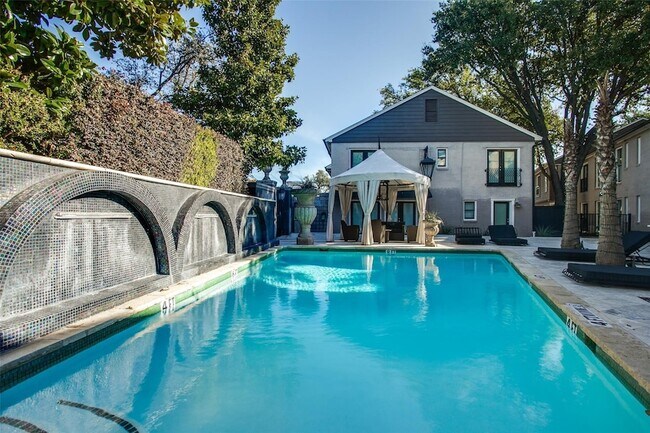 Foto del edificio - 7734 Meadow Rd