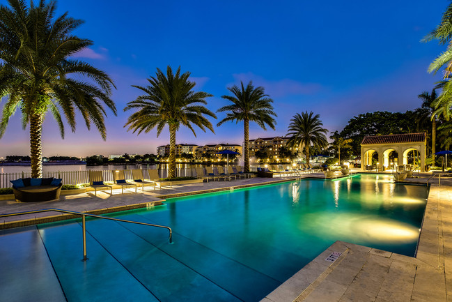 Views of the lake from the pool deck - Windsor at Doral