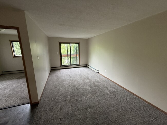 Building Photo - 5013 50 St