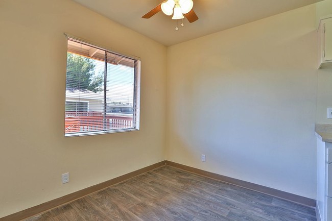 Building Photo - 1789 Bradford Way