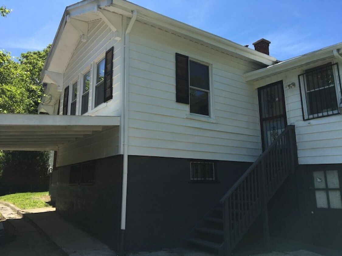 Primary Photo - Charming Two Bedroom Gem in West Cincy!