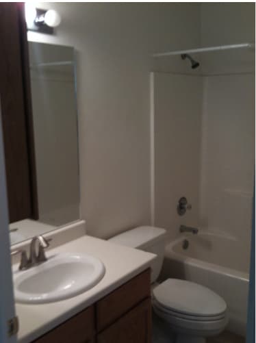 Building Photo - 379 E 600 S