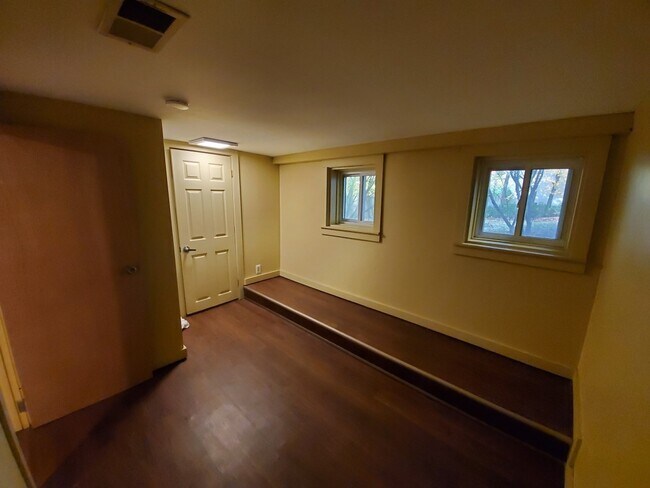Foto del edificio - 3770 Woodview Ave