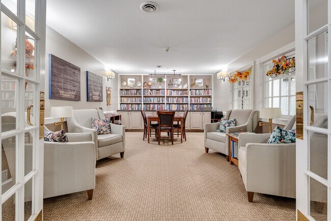 Foto del edificio - Pines Senior Living