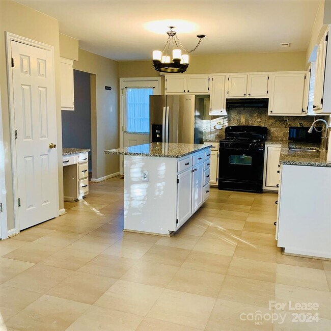 Foto del edificio - 14230 Quartz Ln