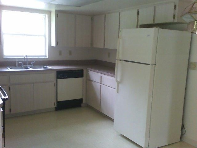 Building Photo - 7429 Mead Dr