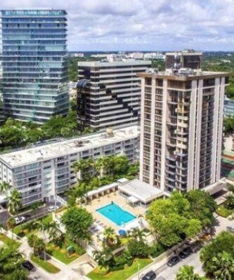 Foto del edificio - Mr. C Residences