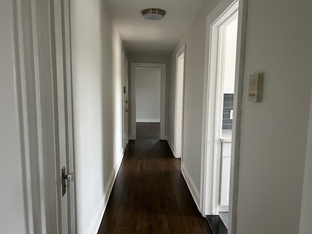 Building Photo - 40 Lincoln Ave