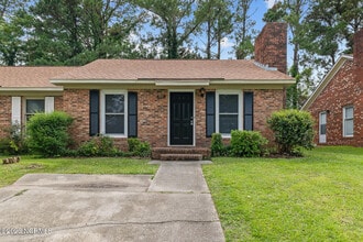 Building Photo - 111 Windsor Ct